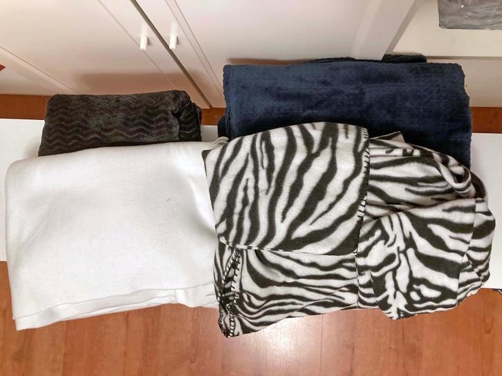 3x plaid + 1x ‘plaid-kamerjas’, Huis en Inrichting, Woonaccessoires | Plaids en Woondekens, Gebruikt, Ophalen of Verzenden