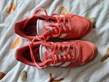Adidas sneakers koraal UK6/39 nieuwstaat beschikbaar voor biedingen