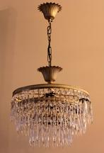 Hanglampje met 3 rijen ijspegelkristallen, Ophalen