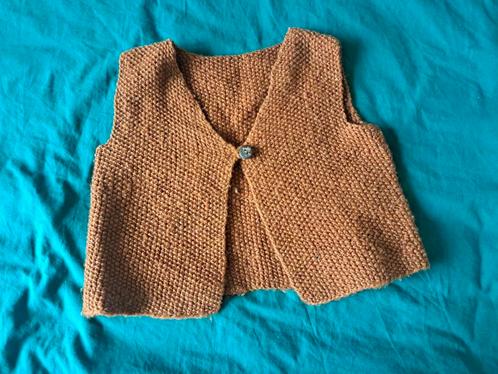 Handgemaakt wol hesje. Bruin, Kinderen en Baby's, Babykleding | Maat 74, Gebruikt, Jongetje of Meisje, Jasje, Ophalen of Verzenden