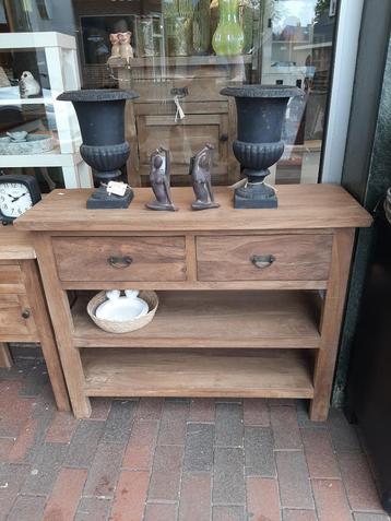 Robuust oud teakhouten sidetable 2 lades 2 onderplateaus beschikbaar voor biedingen