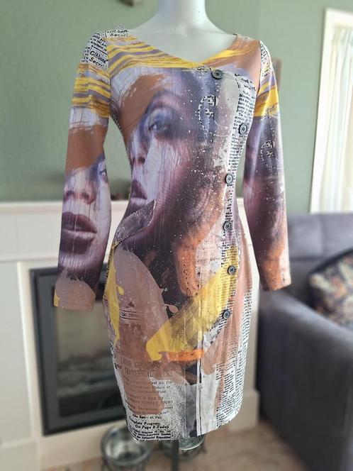 Eroke gezicht print paars geel jurk M 38 gratis verzenden NL, Kleding | Dames, Jurken, Zo goed als nieuw, Maat 38/40 (M), Paars