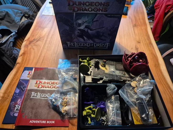 Dungeons & Dragons: The Legend of Drizzt Board Game, Hobby en Vrije tijd, Gezelschapsspellen | Bordspellen, Zo goed als nieuw