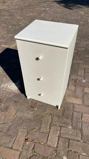 Ladekast met 3 lades