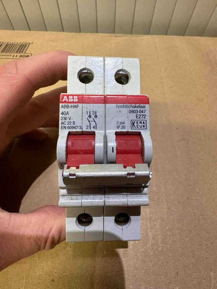 ABB-HAF Hoofdschakelaar 40A – 2-polig, Hobby en Vrije tijd, Elektronica-componenten, Gebruikt, Ophalen of Verzenden