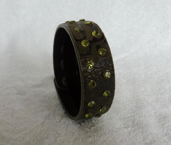 Leren Dames Armband Groen steentjes Gratis Verzending (867), Sieraden, Tassen en Uiterlijk, Armbanden, Nieuw, Leer, Groen, Ophalen of Verzenden