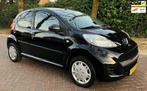 Peugeot 107 1.0-12V XR #ZEER MOOI! APK TOT 14 MAART 2026, Voorwielaandrijving, Stof, Gebruikt, Zwart