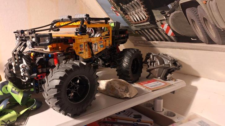 Lego Technic 4x4 Truck 42099, Hobby en Vrije tijd, Modelbouw | Radiografisch | Auto's, Zo goed als nieuw, Auto offroad, Elektro