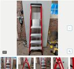 Kelfort Plateau Trap 1x4 Rood Lichtgewicht Zo Goed Als Nieuw, Doe-het-zelf en Verbouw, Ladders en Trappen, Trap, Ophalen of Verzenden