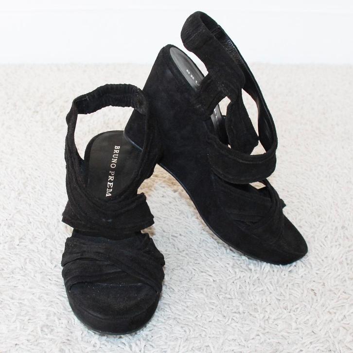 Zeer Mooie Suede Bruno Premi Sleehakken s20 (Maat 39) € 45,-, Kleding | Dames, Schoenen, Zo goed als nieuw, Sandalen of Muiltjes