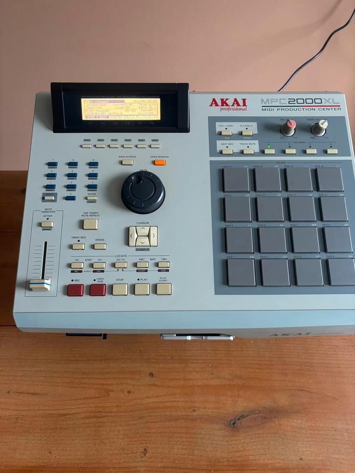 Akai MPC 2000XL - Klassieke Sampler/Sequencer, Muziek en Instrumenten, Samplers, Gebruikt, Ophalen