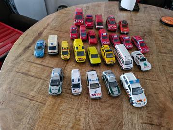 26 x Hulpverleners autootjes 1:43 beschikbaar voor biedingen