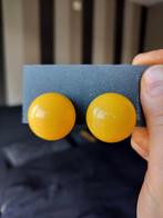 Vintage clip on oorbellen, Ophalen of Verzenden, Zo goed als nieuw, Overige materialen