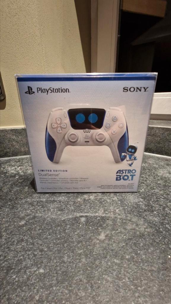 PS5 Controller Astro Bot Limited Edition Nieuw en Sealed, Spelcomputers en Games, Spelcomputers | Sony PlayStation Consoles | Accessoires