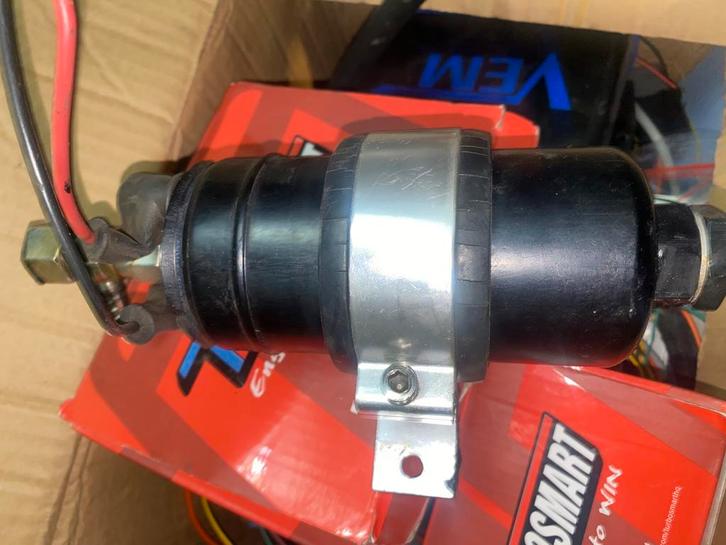 AEM Externe Brandstofpomp 400 lph (Universeel), Auto-onderdelen, Motor en Toebehoren, Universele onderdelen, Gebruikt, Ophalen of Verzenden