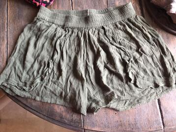 V) kk47 leuke groen korte broek met elastiek in de boord 40 beschikbaar voor biedingen