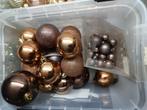 Bruin bronzen kerstballen, Diversen, Kerst, Ophalen of Verzenden, Zo goed als nieuw