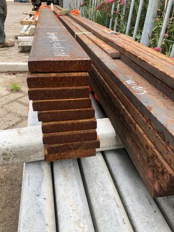 Plat,  Strip  100 x 20 MM beschikbaar voor biedingen