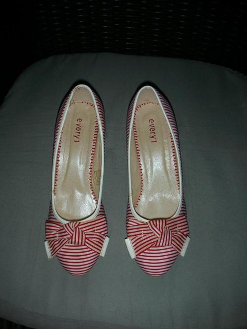 EVERY 1 pumps hoge hakken rood/wit NIEUWE PUMPS schoenen, Kleding | Dames, Schoenen, Nieuw, Pumps, Rood, Ophalen of Verzenden