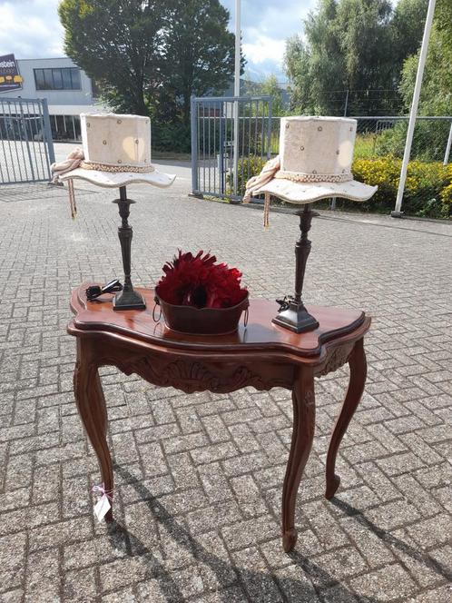 Mooie noten barok side tafel, Antiek en Kunst, Antiek | Meubels | Tafels, Ophalen