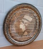 Wandbord met Egyptische koningin. Diameter: 30 cm., Antiek en Kunst, Antiek | Wandborden en Tegels, Ophalen of Verzenden