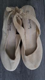Zomerschoenen met sleehak, mt. 40, Schoenen met lage hakken, Beige, Ophalen of Verzenden, Zo goed als nieuw