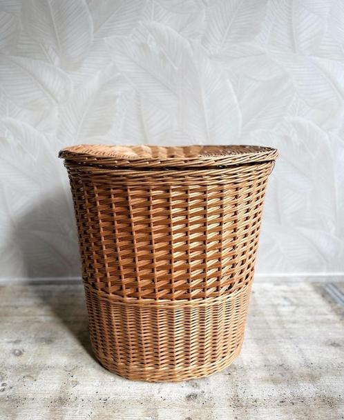 Vintage rotan wasmand met deksel, Huis en Inrichting, Badkamer | Badtextiel en Accessoires, Zo goed als nieuw, Overige typen, Ophalen of Verzenden