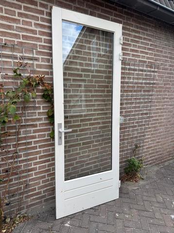 Hardhouten buitendeur R beschikbaar voor biedingen