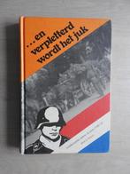 Verpletterd - Achtkarspelen tijdens de jaren 1940-1945, Ophalen of Verzenden, Tweede Wereldoorlog, Gelezen, Overige onderwerpen