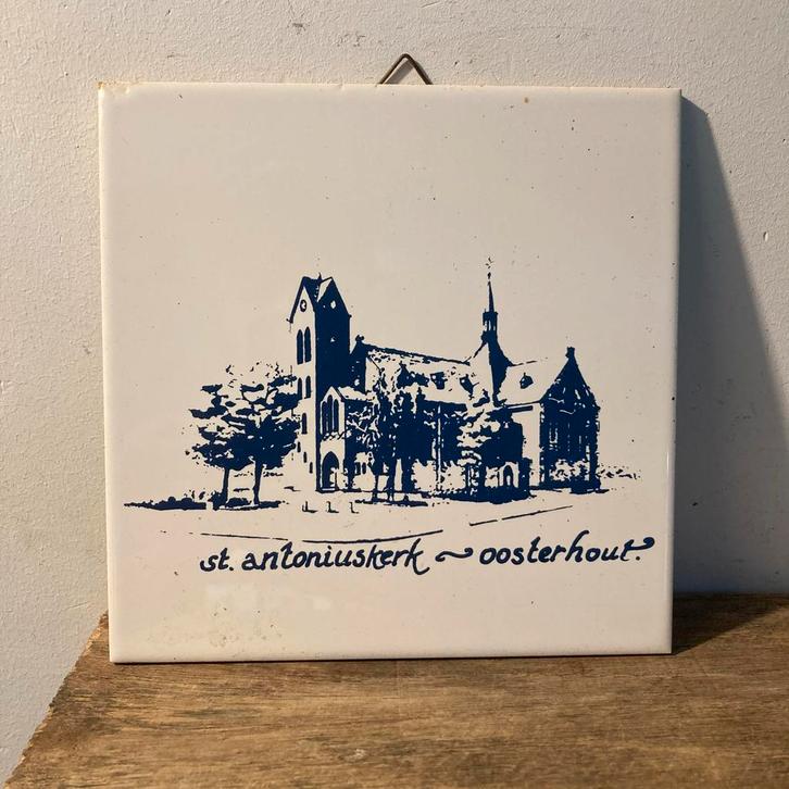 Blauw Wit Tegeltje St. Antoniuskerk Oosterhout, Antiek en Kunst, Curiosa en Brocante, Ophalen of Verzenden