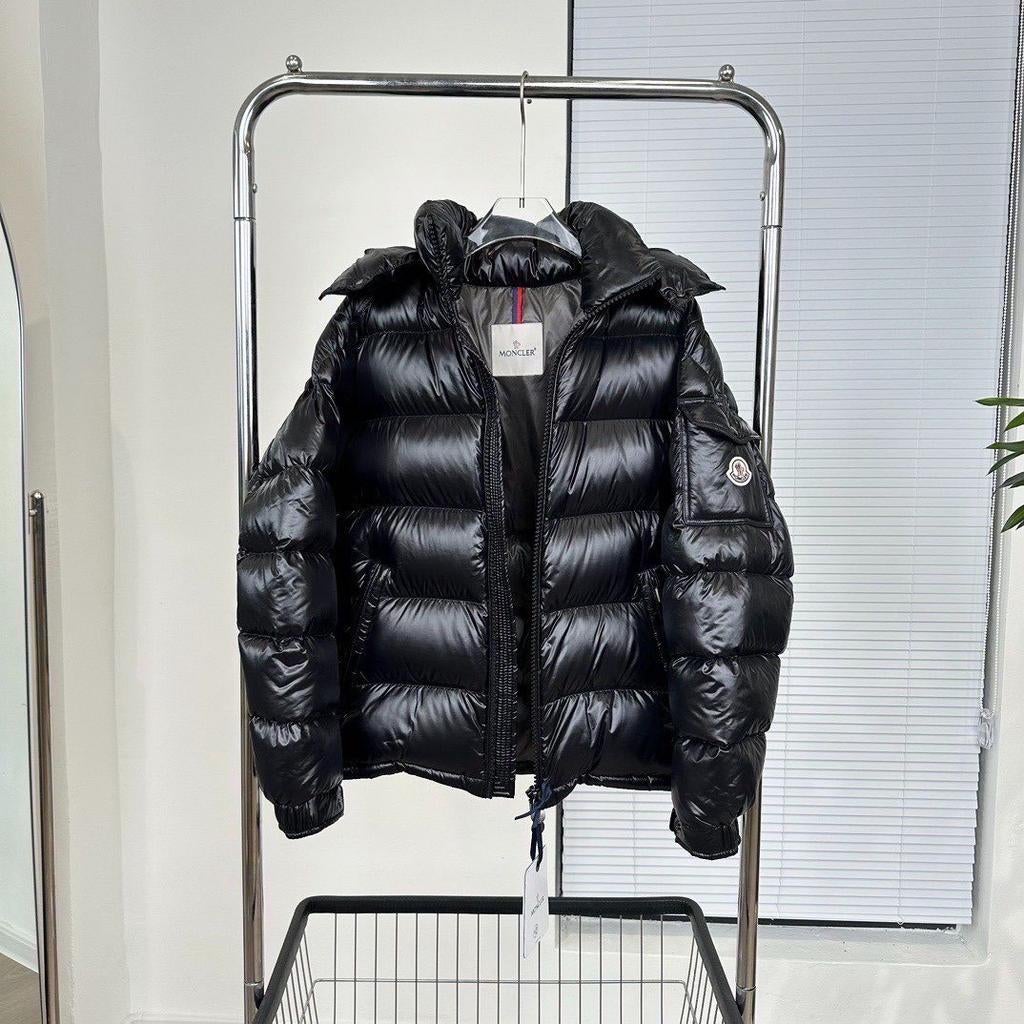 Moncler maya winterjas, Ophalen of Verzenden, Zo goed als nieuw, Zwart