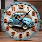 Ronde wandklok van hout Vintage blauwe auto (25cm), Huis en Inrichting, Woonaccessoires | Klokken, Ophalen of Verzenden, Nieuw