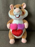 AH hamster met 3 hartjes tussen pootjes Valentijn  7 euro, Ophalen of Verzenden, Zo goed als nieuw, Overige typen