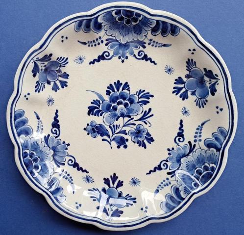 Porceleyne Fles 1930 floraal motief geschulpte 19cm (T13-20), Antiek en Kunst, Antiek | Wandborden en Tegels, Verzenden