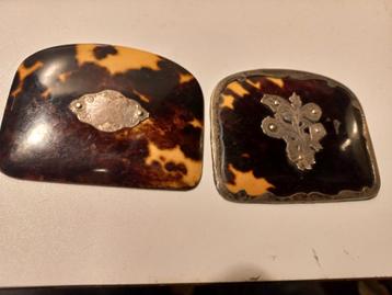 Antiek schildpad schildjes met zilverbeslag beschikbaar voor biedingen