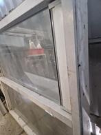 Groot raamkozijn met draai raam.  170 x 113cm en vast raam, Gebruikt, Raamkozijn, 150 tot 225 cm, Inclusief glas