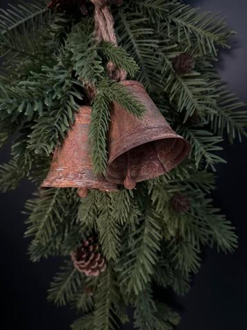 Zinkel klokjes in roest kleur beschikbaar voor biedingen