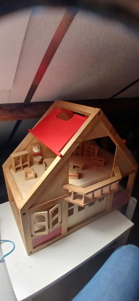 Hout poppenhuis met meubeltjes, Ophalen, Poppenhuis