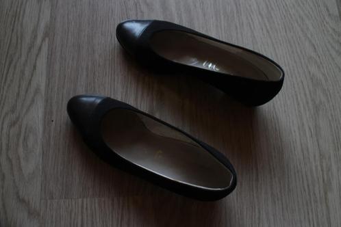 1 Paar Dames Bruine INSTAP SCHOENEN Maat 36 of 3,5, Kleding | Dames, Schoenen, Zo goed als nieuw, Instappers, Bruin, Ophalen of Verzenden