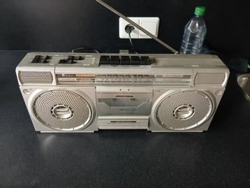 Radio cassette recorder van Aristona. beschikbaar voor biedingen