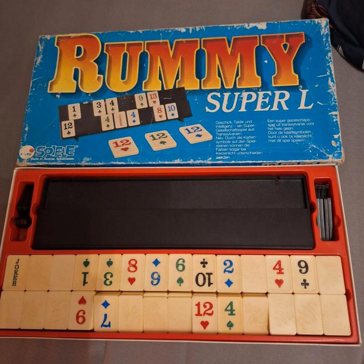 Rummy/Rummikub Super L - Grote Stenen, Hobby en Vrije tijd, Gezelschapsspellen | Bordspellen, Gebruikt, Drie of vier spelers, Ophalen of Verzenden