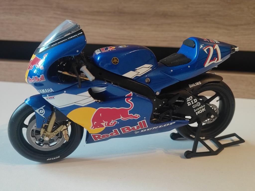Minichamps: Yamaha YZR-500 - John Hopkins - MotoGP 2002, Hobby en Vrije tijd, Modelauto's | 1:5 tot 1:12, Zo goed als nieuw, Motor