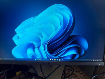 Acer i5 Desktop met Radeon 5700 & Apple LCD beschikbaar voor biedingen