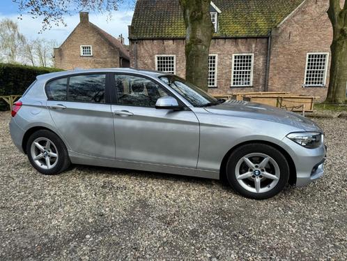 BMW 118i High Executive 136pk NAV Business, clima 52.700 km, Auto's, BMW, Particulier, 1-Serie, ABS, Adaptive Cruise Control, Airbags