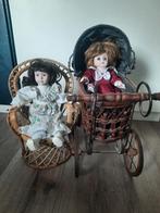 Porseleinen poppen met vintage kinderwagen en rieten stoel, Verzamelen, Poppen, Gebruikt, Ophalen of Verzenden, Pop