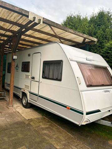 Ruime caravan met mover en lengte bedden bj 2006 beschikbaar voor biedingen