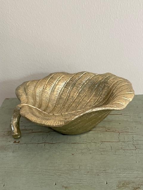 Diepe gouden schaal / schaaltje. Goudkleurig blad eikenblad, Huis en Inrichting, Ophalen, Overige materialen, Schaal, Zo goed als nieuw