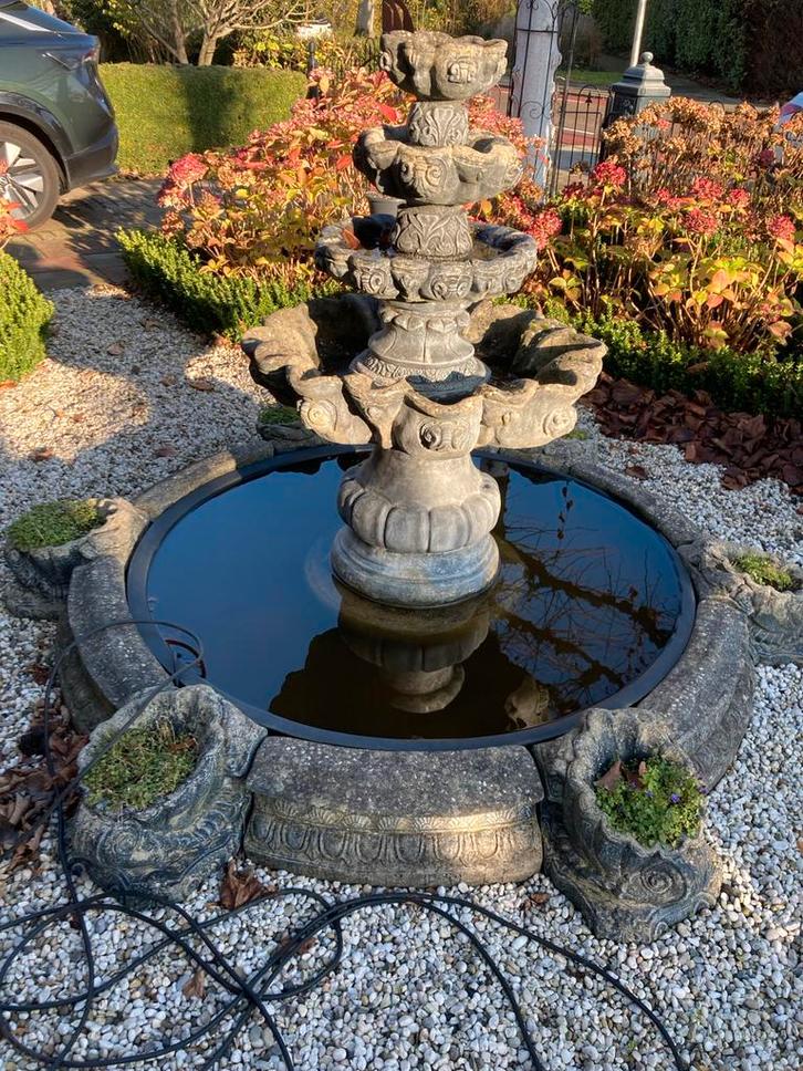 Grote Fontein met Plantenbakjes - Eenvoudig te vervoeren!, Tuin en Terras, Waterpartijen en Fonteinen, Gebruikt, Fontein, Beton
