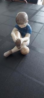 Bing & Grohndal Jongen met Bal #2374, Ophalen of Verzenden