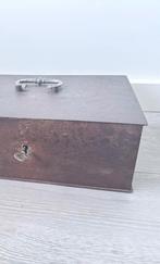 Metalen sleutel- / documentenkist –vintage, zwaar uitgevoerd, Ophalen of Verzenden, Gebruikt